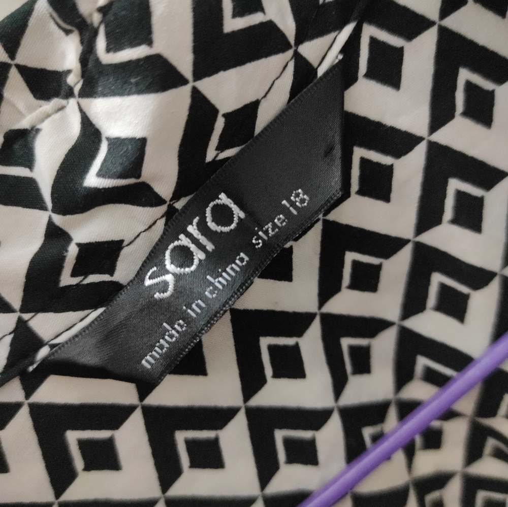 Black & White Designed Shirt - Picture 3 of 7